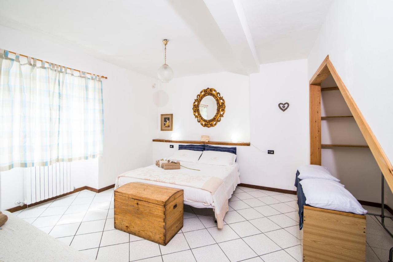 Casa Vacanze Linda Джера-Ларио Экстерьер фото